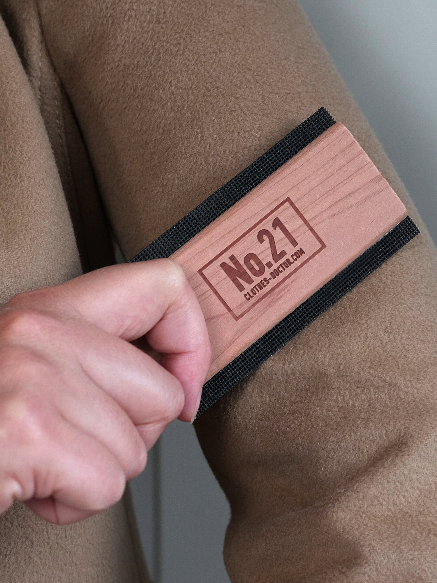 Cashmere Comb in Red Cedarwood
